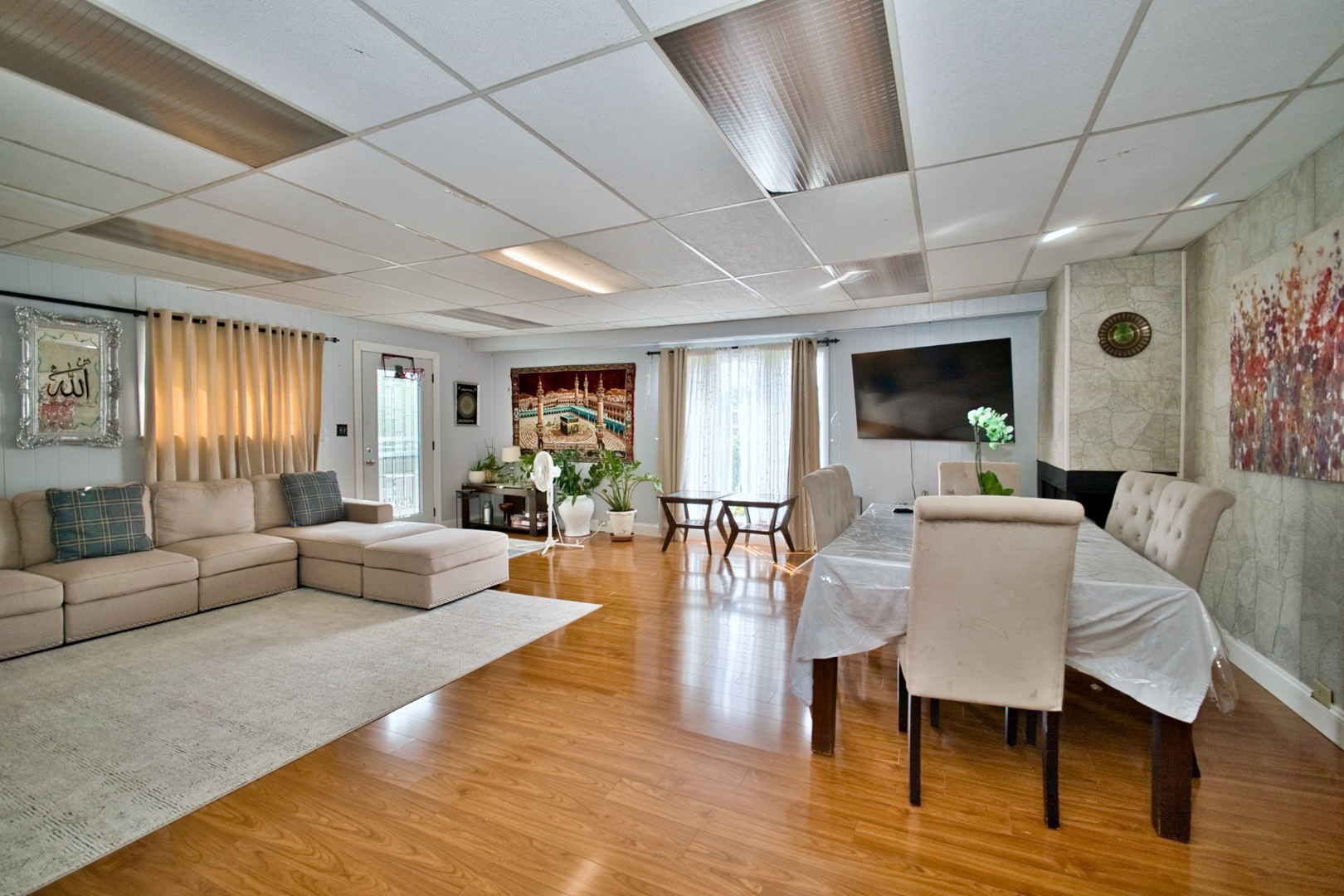 6948 Beckwith Road Morton Grove, IL 60053 - Photo 11 of 33 Gallery Image 11