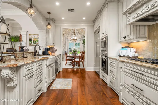 $999,900 | 353 Gentry Drive, Washington, LA 70589