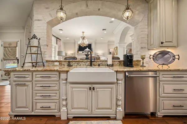 $999,900 | 353 Gentry Drive, Washington, LA 70589