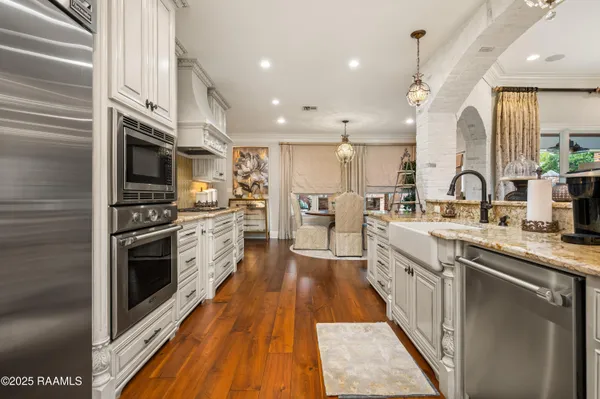 $999,900 | 353 Gentry Drive, Washington, LA 70589