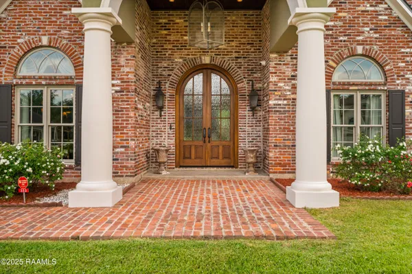 $999,900 | 353 Gentry Drive, Washington, LA 70589