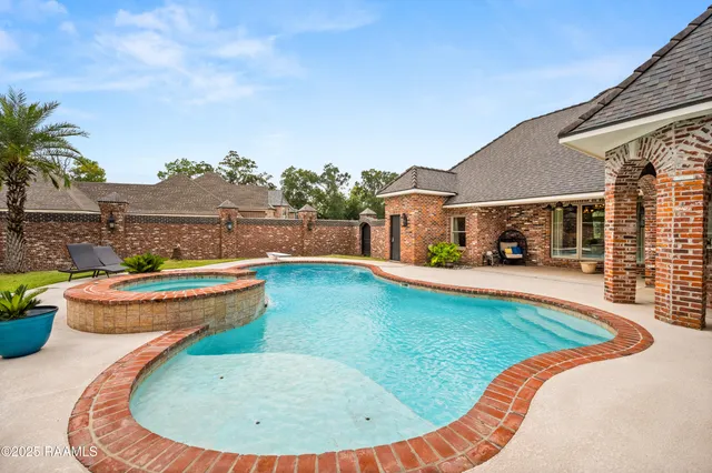 $999,900 | 353 Gentry Drive, Washington, LA 70589