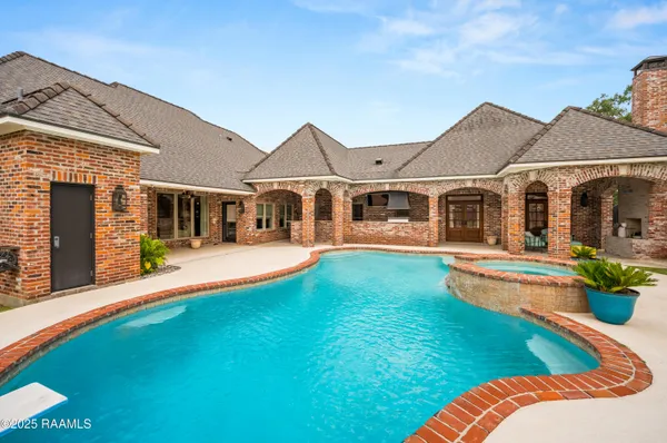 $999,900 | 353 Gentry Drive, Washington, LA 70589