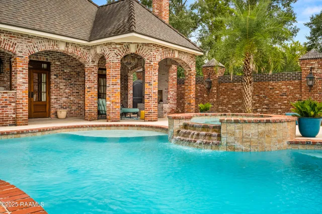 $999,900 | 353 Gentry Drive, Washington, LA 70589