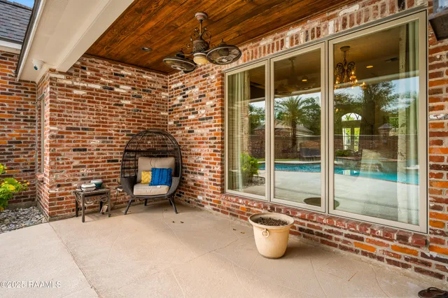 $999,900 | 353 Gentry Drive, Washington, LA 70589