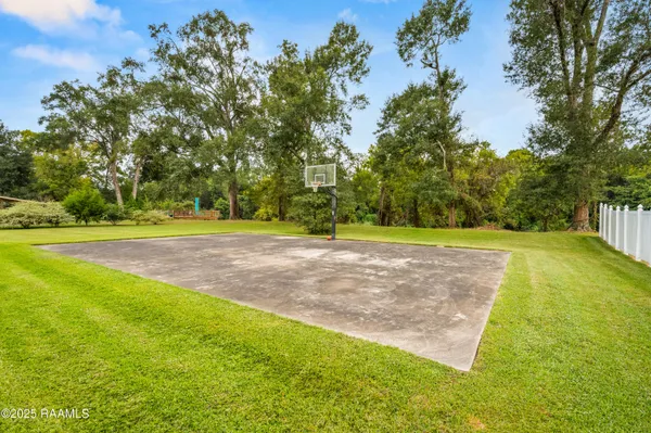 $999,900 | 353 Gentry Drive, Washington, LA 70589