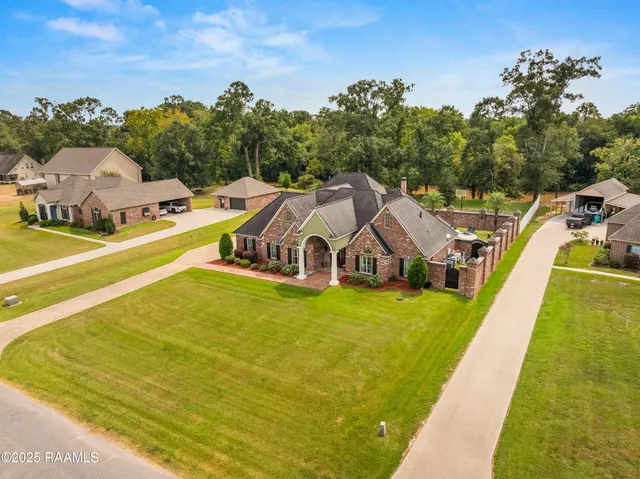 $999,900 | 353 Gentry Drive, Washington, LA 70589