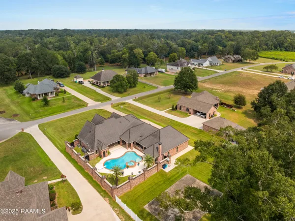 $999,900 | 353 Gentry Drive, Washington, LA 70589