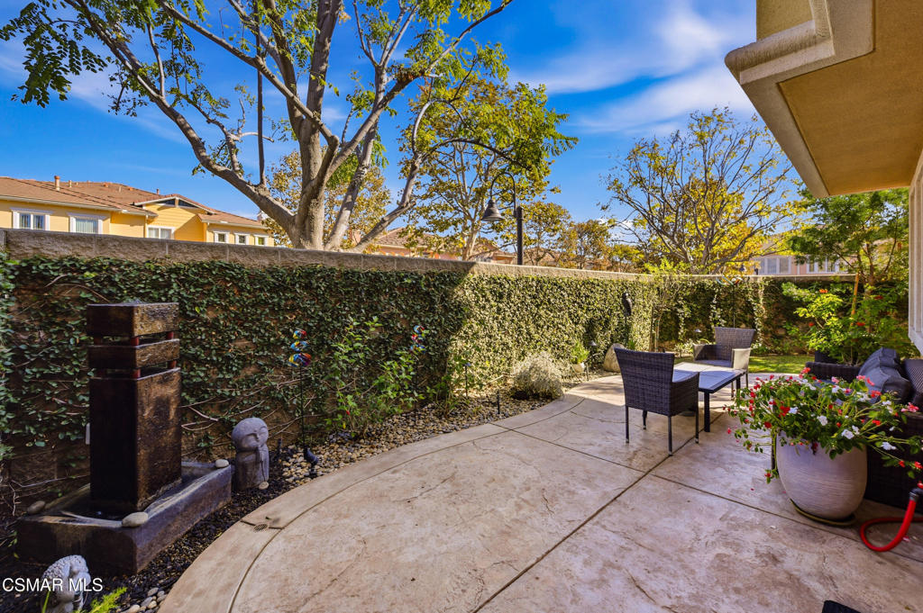 2964 Camelita Way, Unit C Simi Valley, CA 93063 - Photo 30 of 42 a view of a chairs and table in the patio