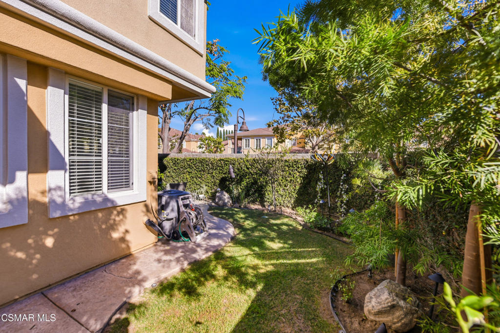 2964 Camelita Way, Unit C Simi Valley, CA 93063 - Photo 35 of 42 a backyard of a house with outdoor seating