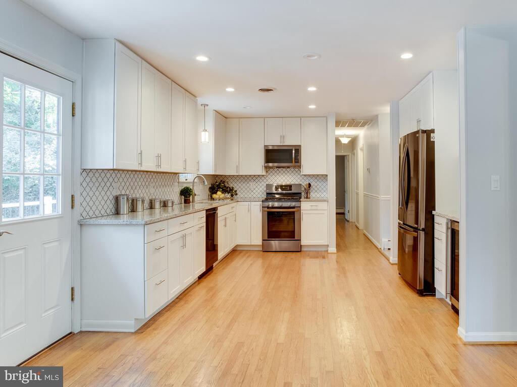 8 Roe Lane Arnold, MD 21012 - Photo 6 of 43 Gallery Image 6