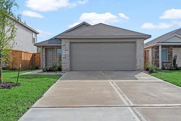 $1,700 | 1525 San Sebastien Drive, Conroe, TX 77301