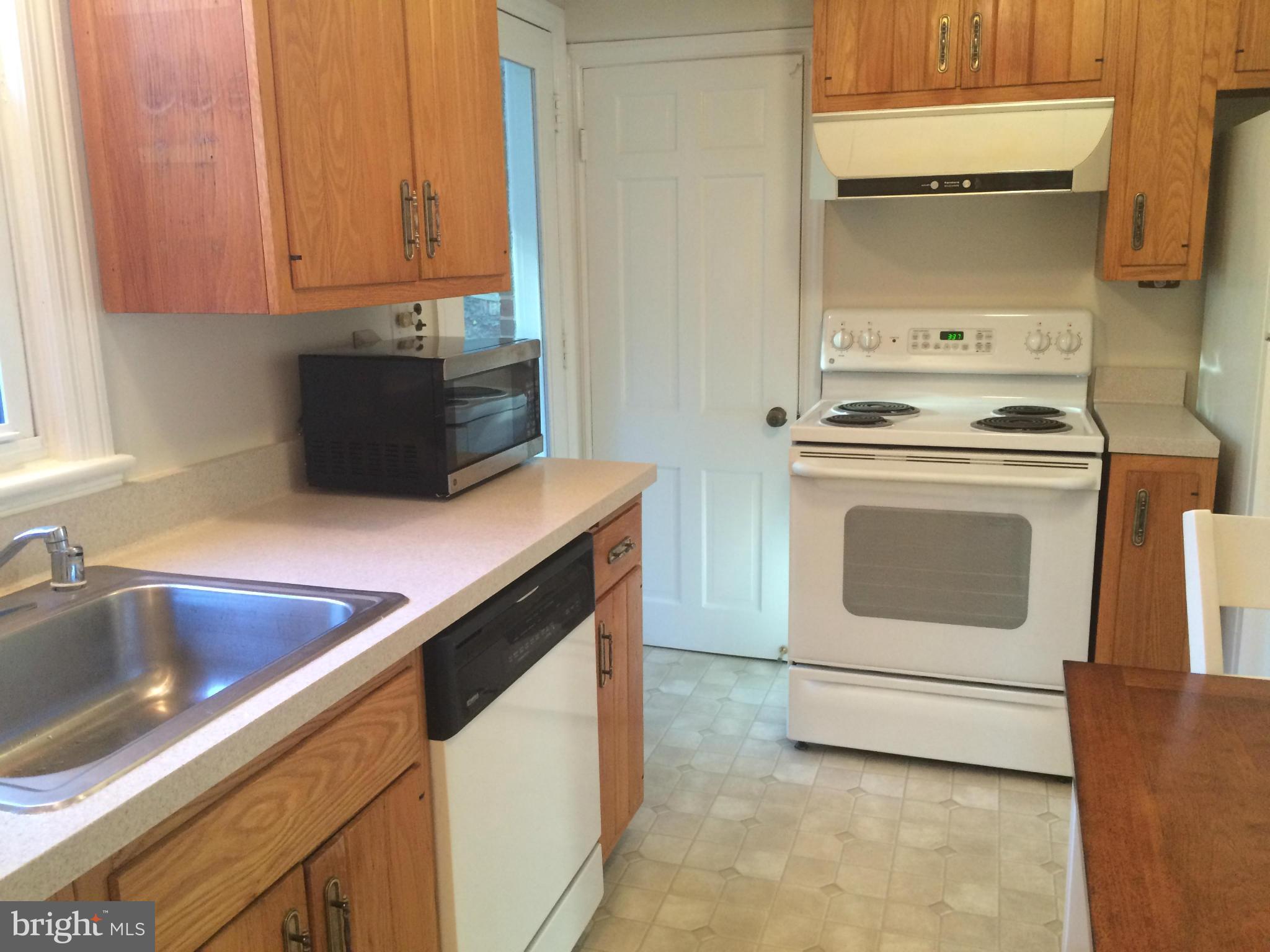 5919 Gloster Road Bethesda, MD 20816 - Photo 12 of 30 Kitchen