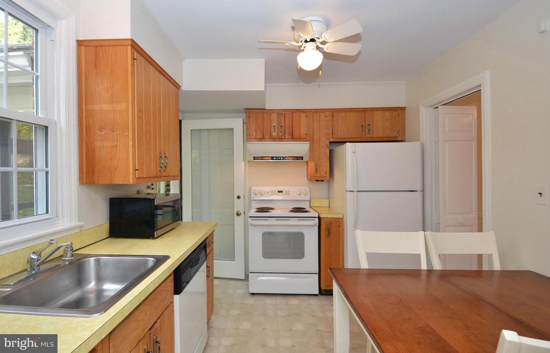 5919 Gloster Road Bethesda, MD 20816 - Photo 13 of 30 Kitchen