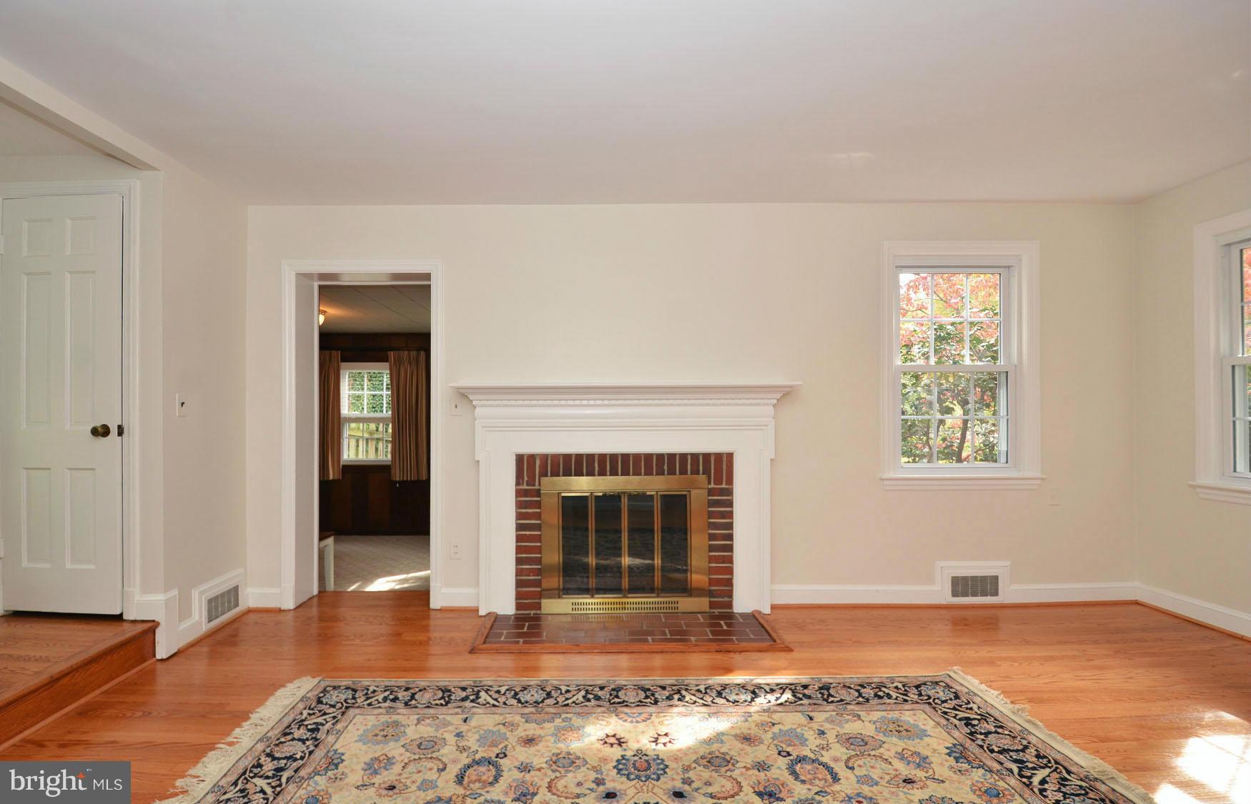 5919 Gloster Road Bethesda, MD 20816 - Photo 8 of 30 Living Room