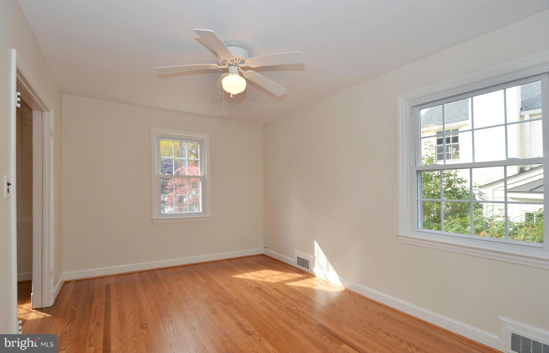 5919 Gloster Road Bethesda, MD 20816 - Photo 10 of 30 Interior (General)