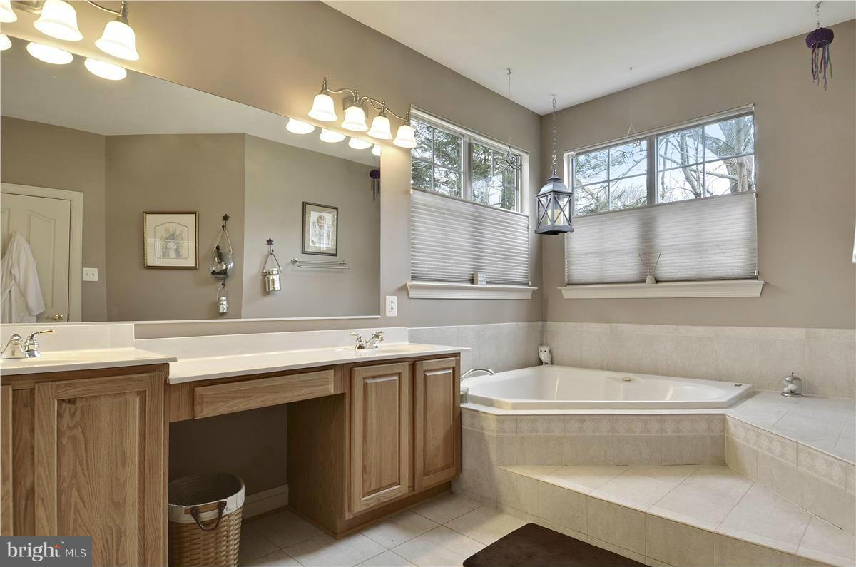 8200 Brink Road Gaithersburg, MD 20882 - Photo 20 of 30 Bath (Master)