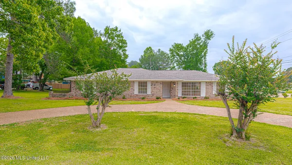 $299,500 | 1206 Sunset Drive, Canton, MS 39046