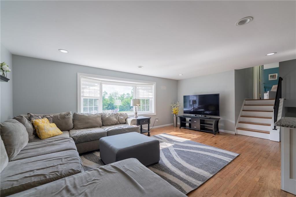 241 Parkedge Road Pittsburgh, PA 15220 - Photo 12 of 45 Gallery Image 12