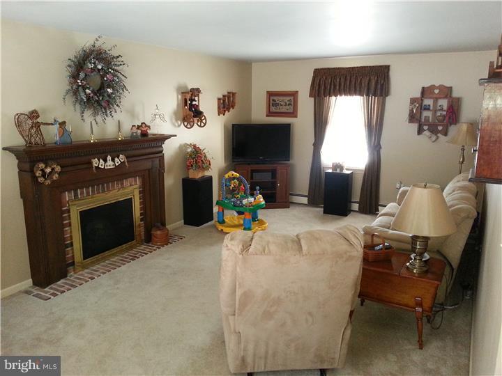 1172 Foxview Road Pottstown, PA 19465 - Photo 13 of 18 Family Room