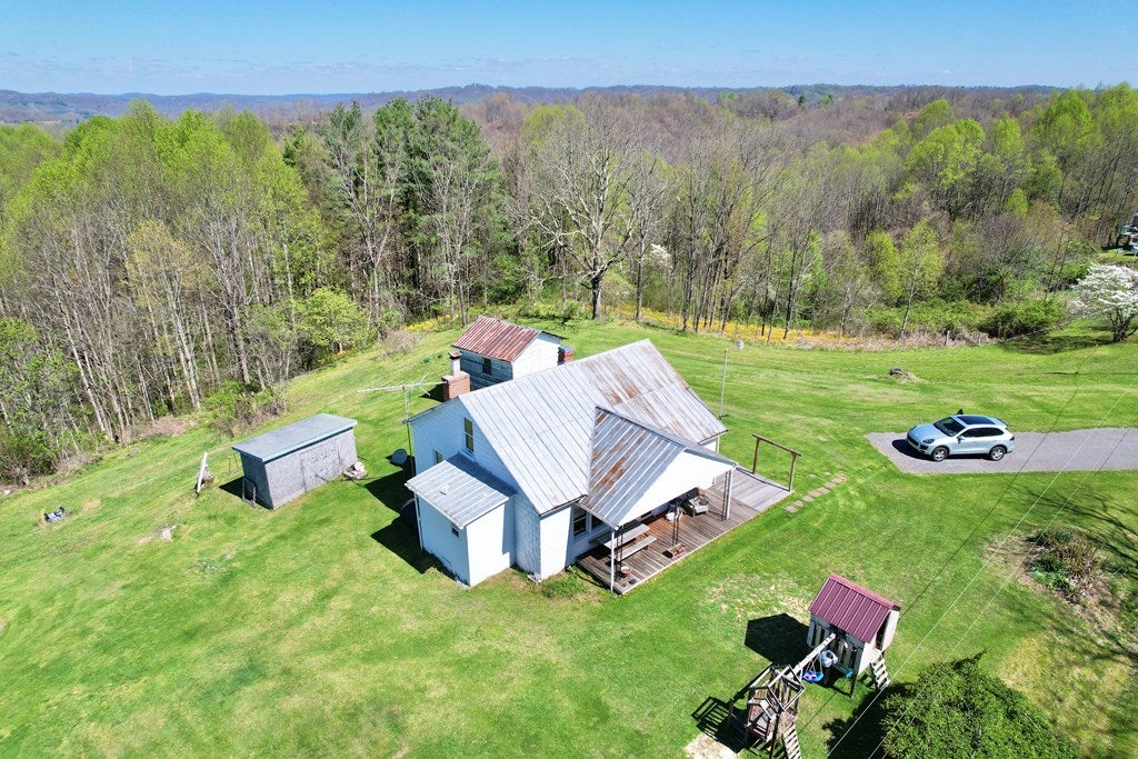 4110 Smith Ridge Road Jewell Ridge, VA 24622 - Photo 6 of 46 Gallery Image 6