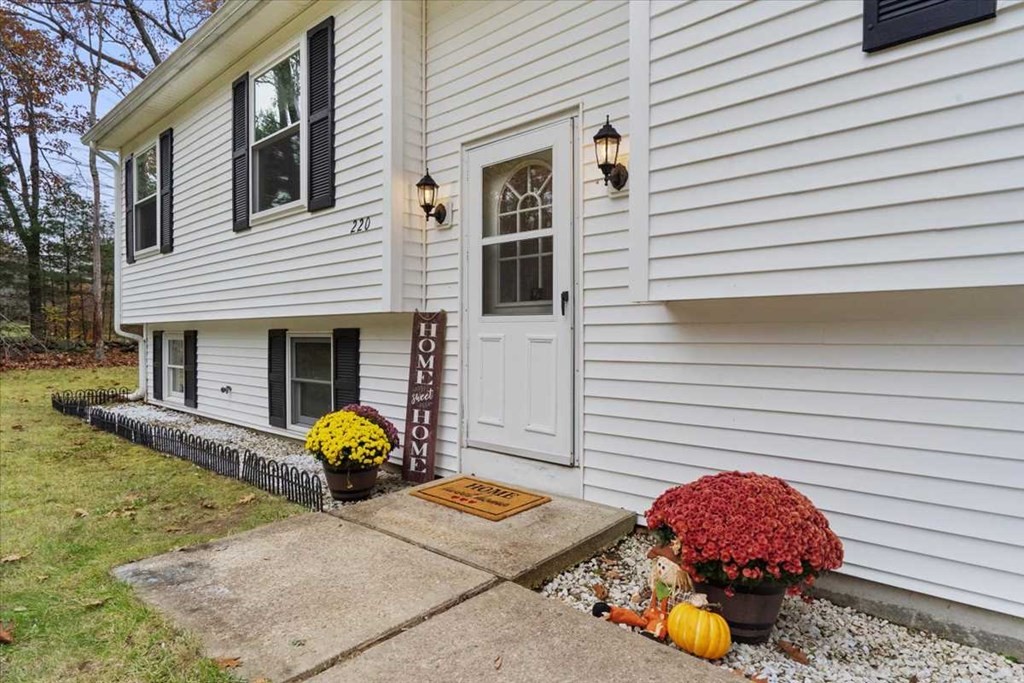 220 Ward Hill Road Phillipston, MA 01331 - Photo 4 of 28 Gallery Image 4