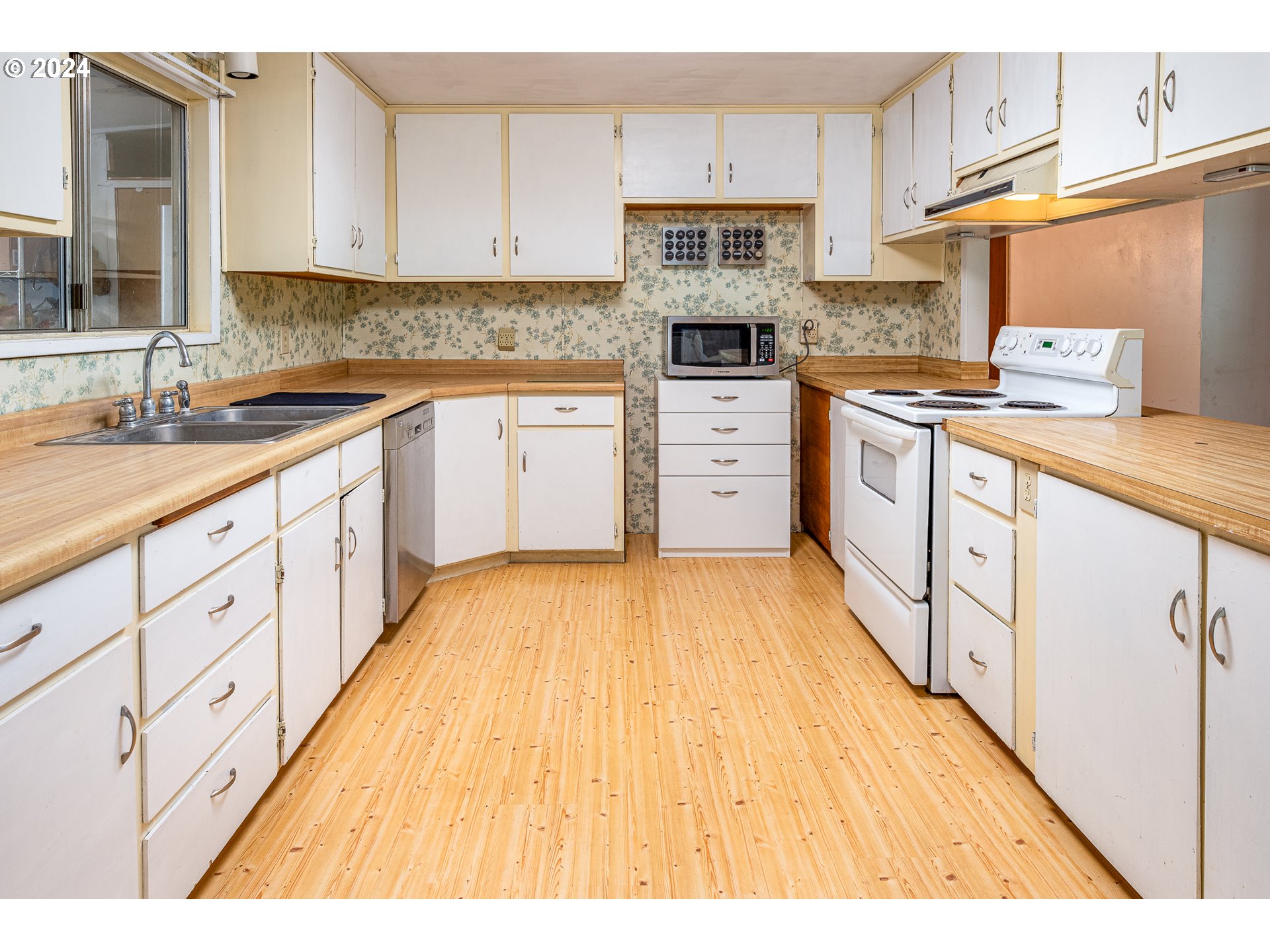 25683 Perkins Road Veneta, OR 97487 - Photo 11 of 41 Gallery Image 11
