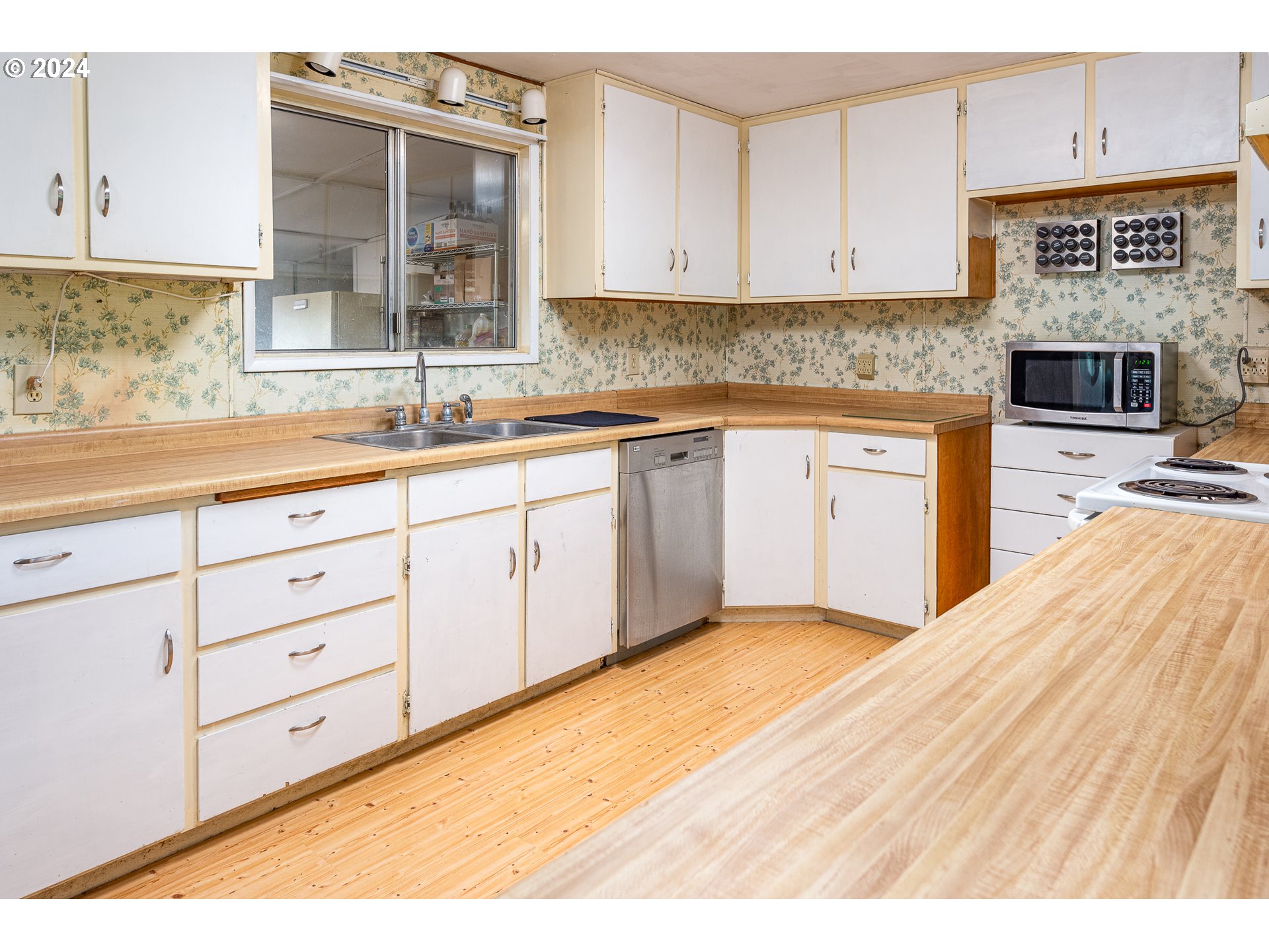 25683 Perkins Road Veneta, OR 97487 - Photo 12 of 41 Gallery Image 12