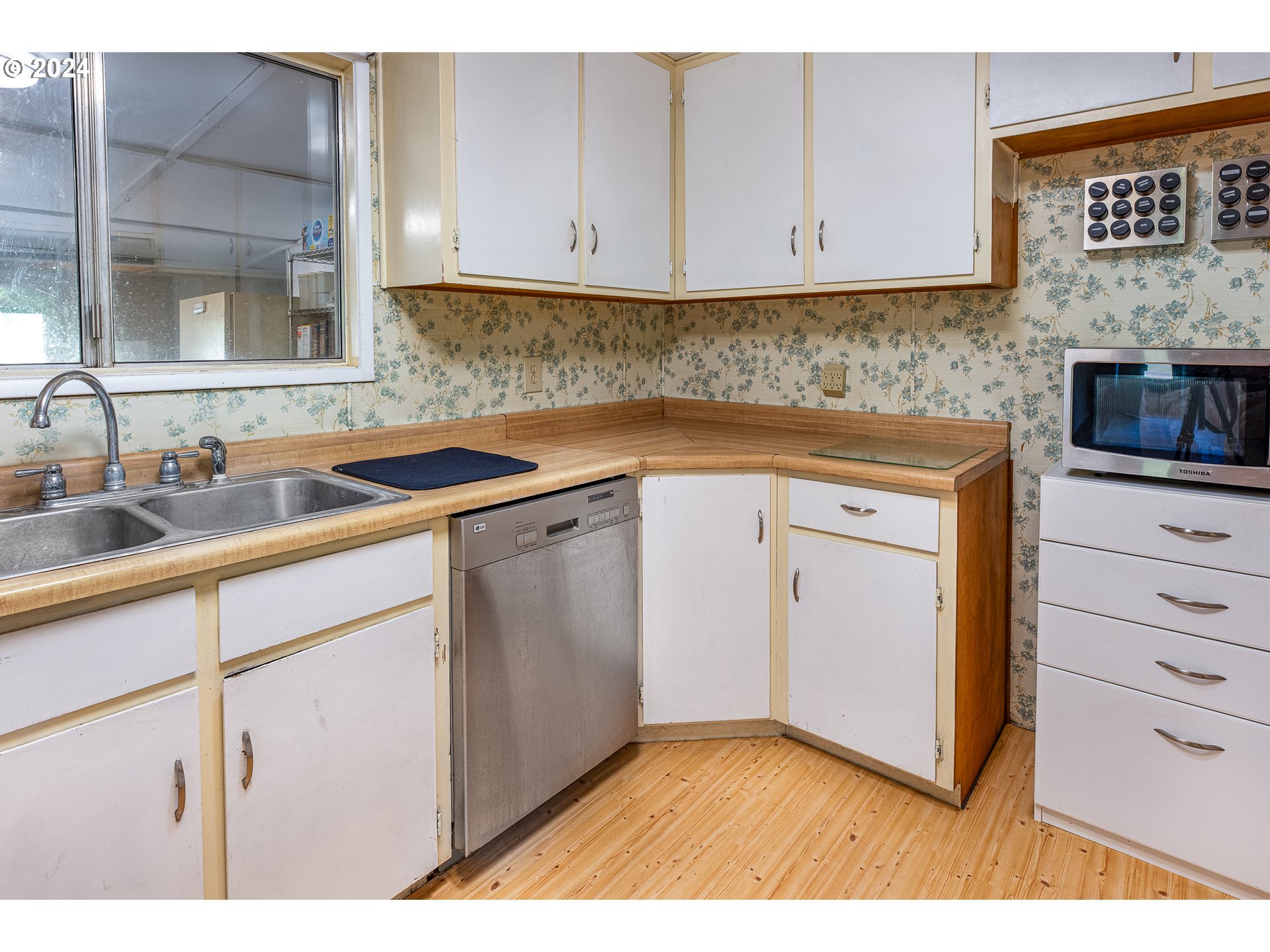 25683 Perkins Road Veneta, OR 97487 - Photo 14 of 41 Gallery Image 14