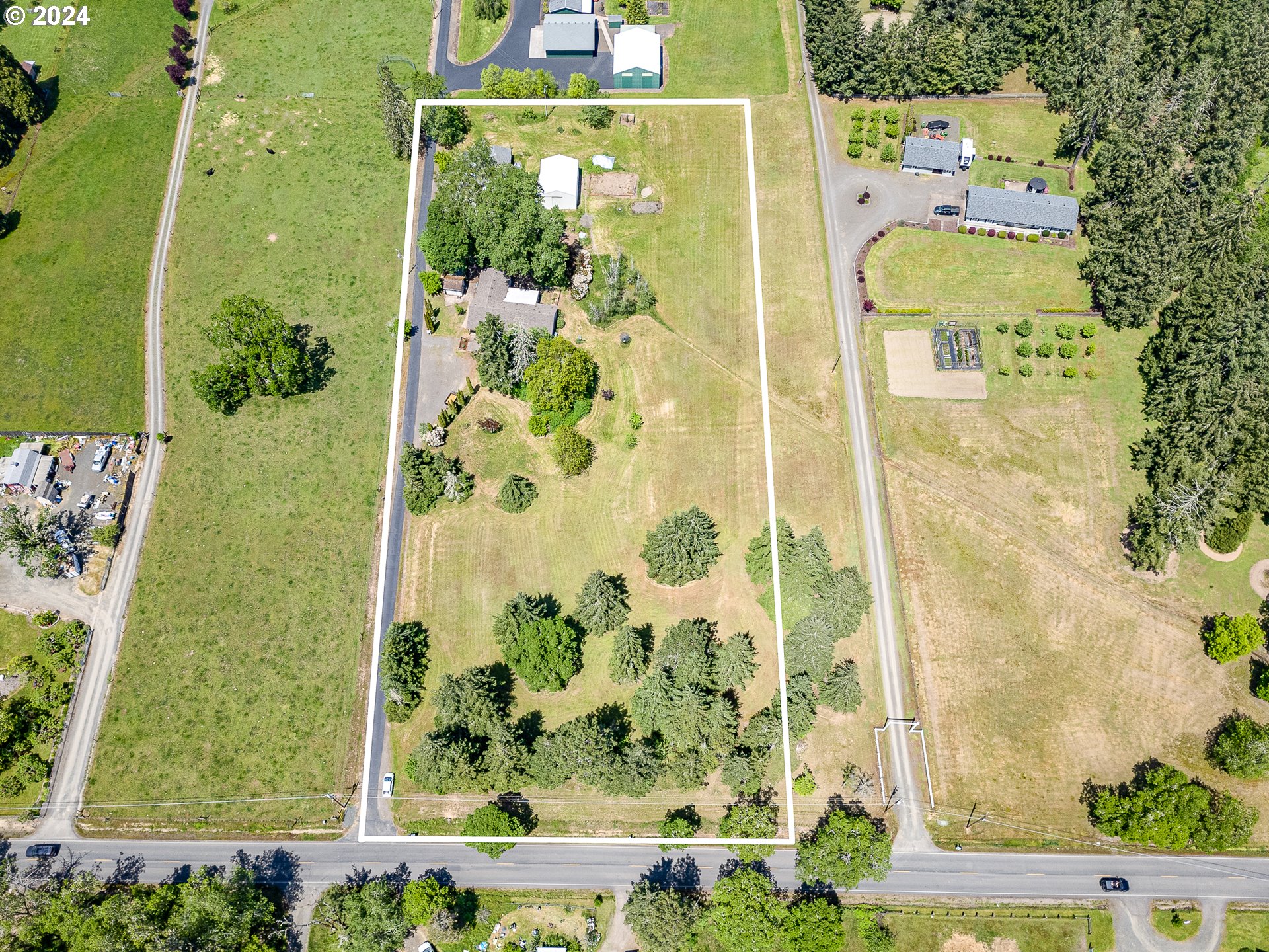 25683 Perkins Road Veneta, OR 97487 - Photo 2 of 41 Gallery Image 2