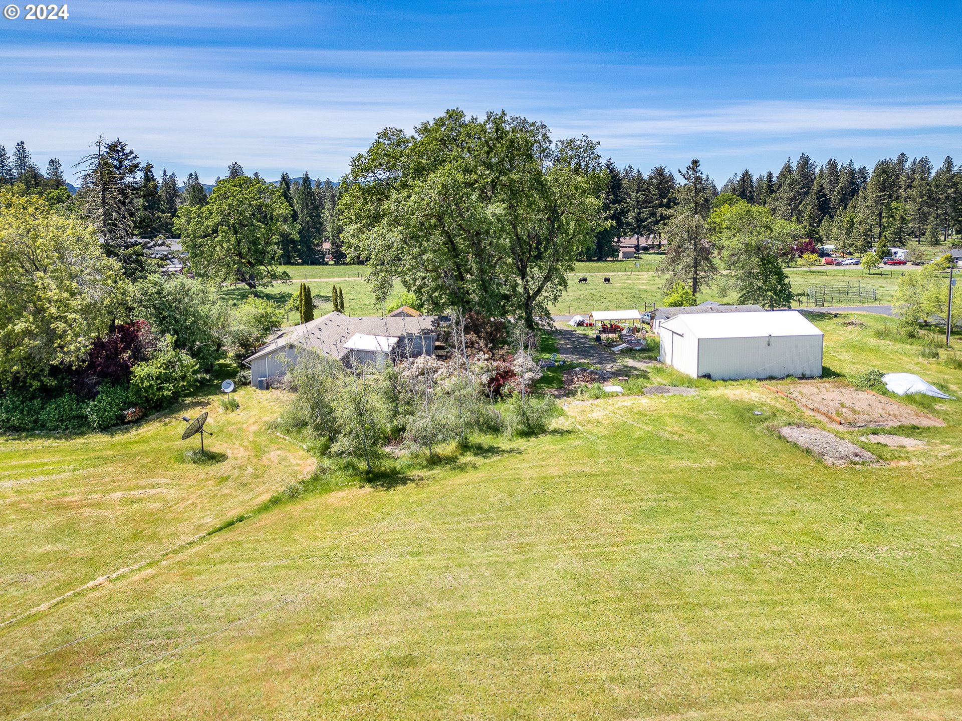 25683 Perkins Road Veneta, OR 97487 - Photo 3 of 41 Gallery Image 3