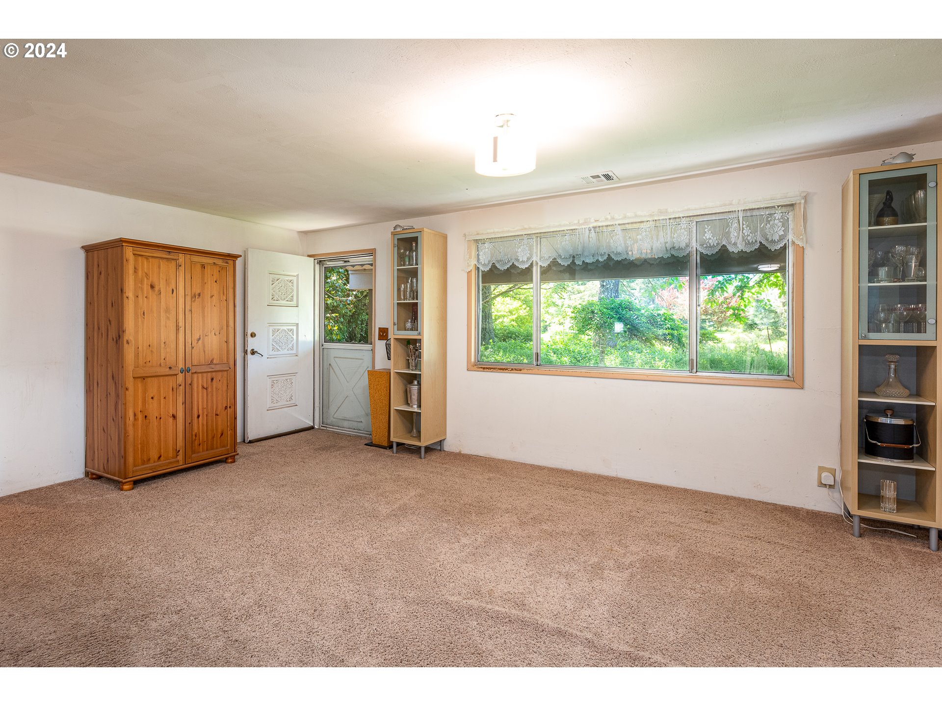 25683 Perkins Road Veneta, OR 97487 - Photo 8 of 41 Gallery Image 8