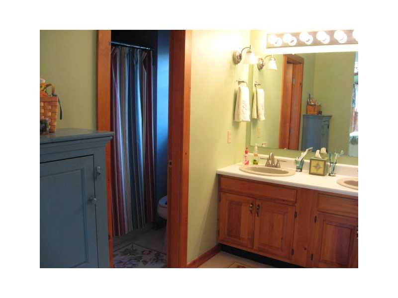 35 Winsor Green Road, Unit 29 Naples, ME 04055 - Photo 21 of 26 Bathroom.