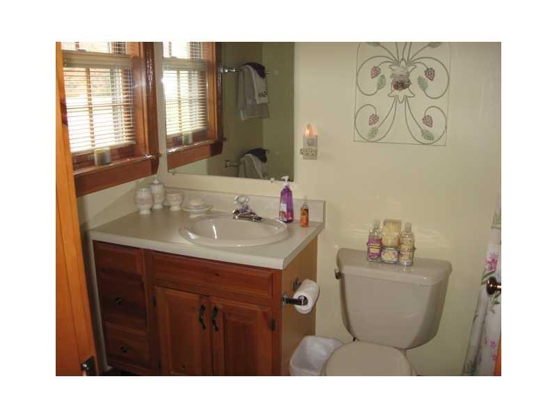 35 Winsor Green Road, Unit 29 Naples, ME 04055 - Photo 23 of 26 Bathroom.