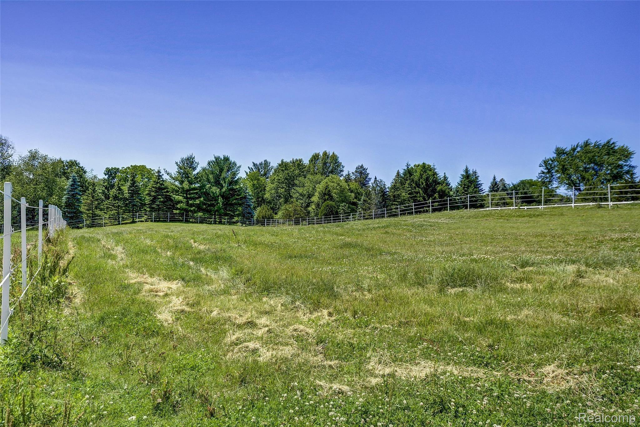 2356 East Cook Road Grand Blanc, MI 48439 - Photo 72 of 76 2356_E_Cook_76.jpg