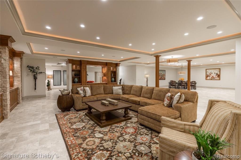 984 Lake Shore Road Grosse Pointe Shores, MI 48236 - Photo 28 of 43