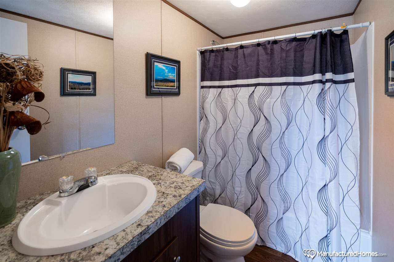 2526 Lakeview Point Road Quincy, FL 32351 - Photo 4 of 25