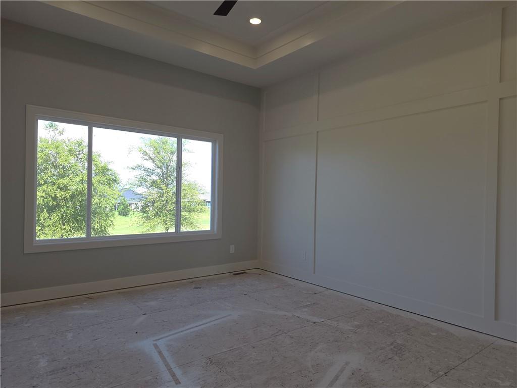 4445 Tee Box Drive Basehor, KS 66007 - Photo 13 of 37