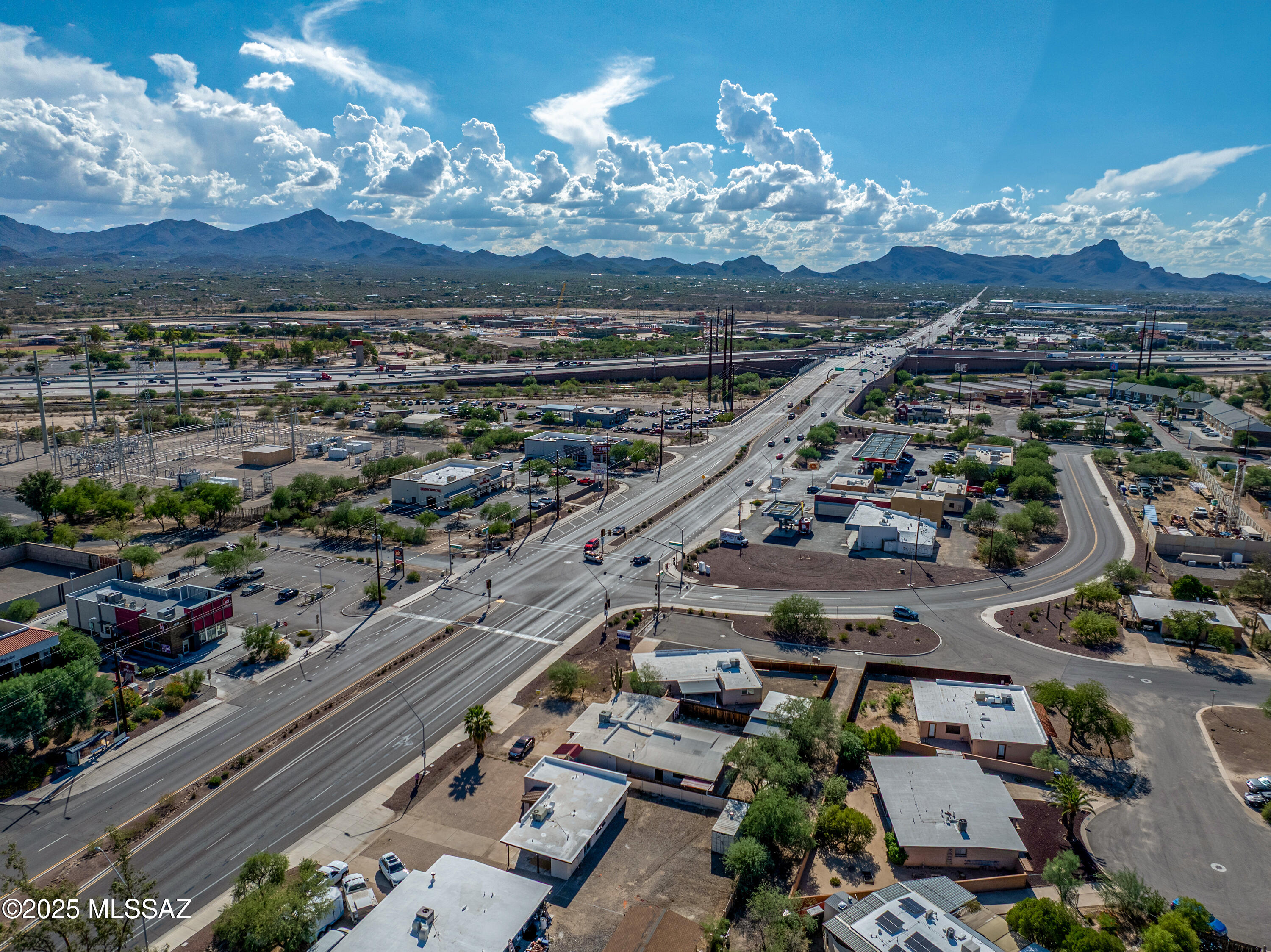 4410 West Ina Road Tucson, AZ 85741 - Photo 7 of 33 Gallery Image 7