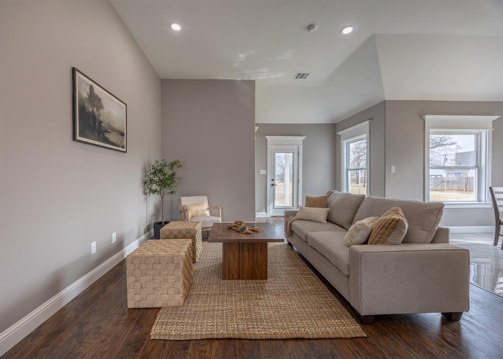 104 Mansfield Road Cleburne, TX 76031 - Photo 14 of 36