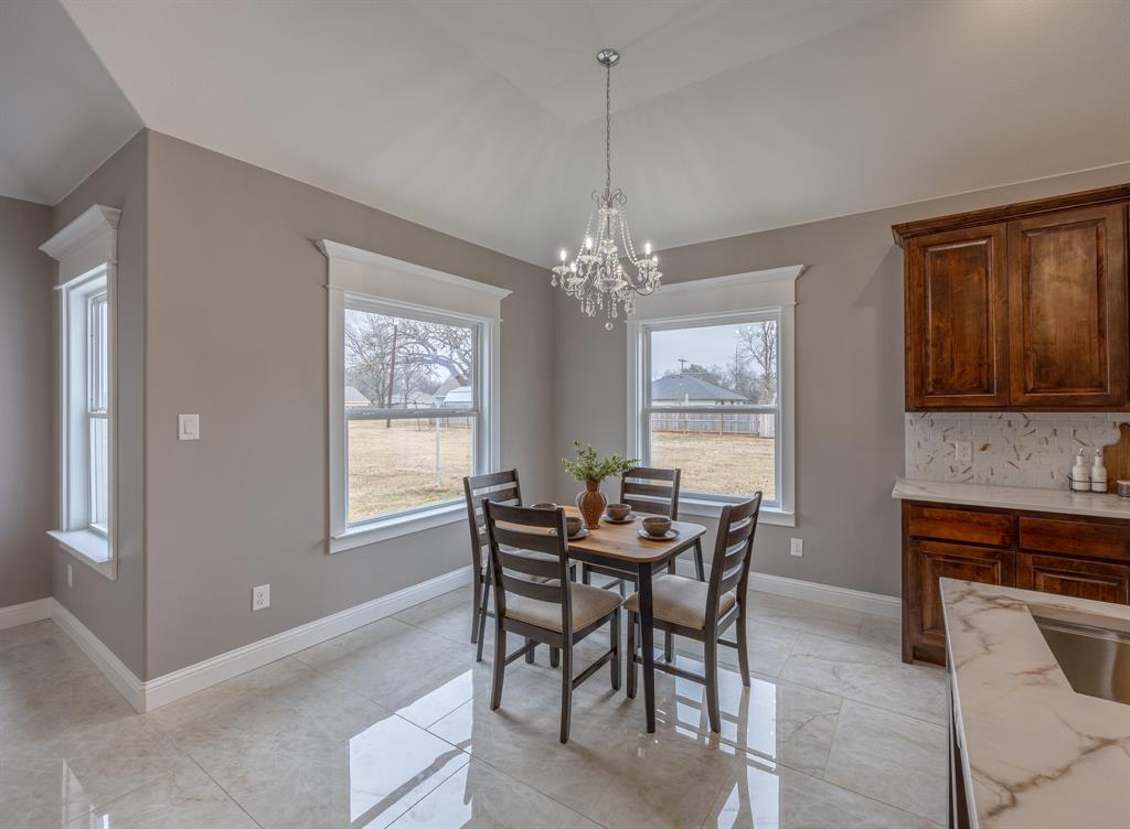 104 Mansfield Road Cleburne, TX 76031 - Photo 16 of 36