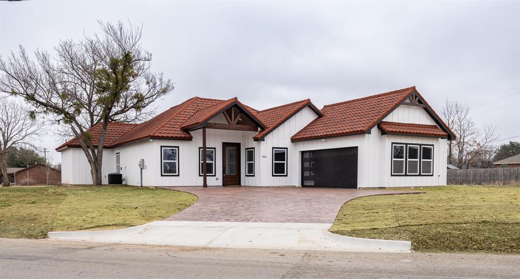 104 Mansfield Road Cleburne, TX 76031 - Photo 2 of 36