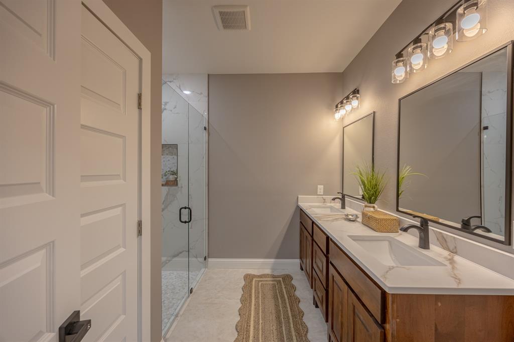 104 Mansfield Road Cleburne, TX 76031 - Photo 26 of 36