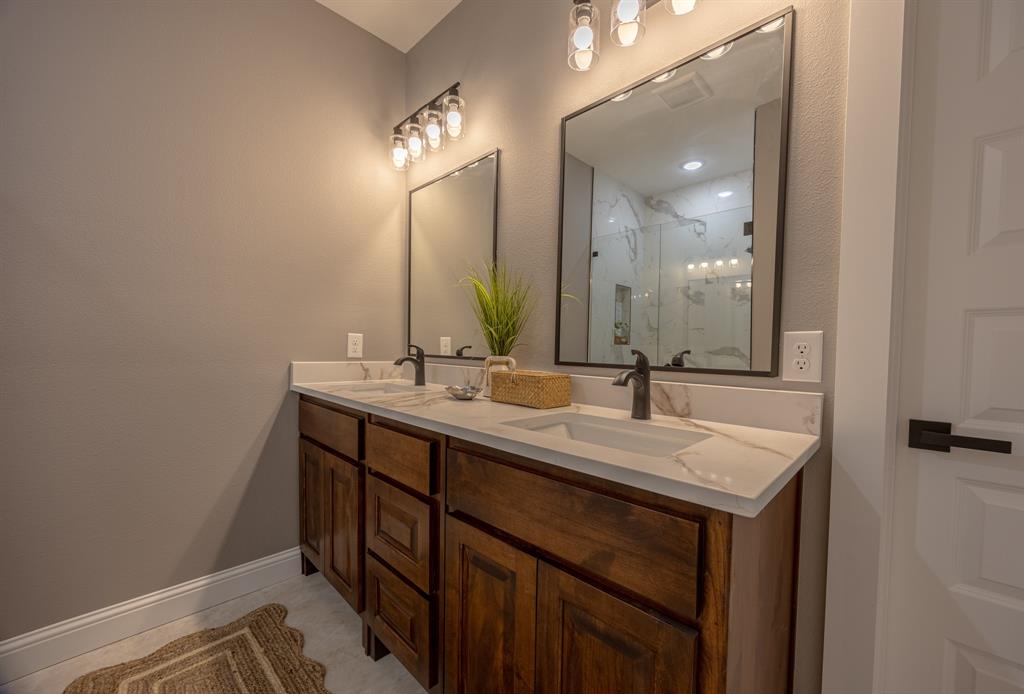 104 Mansfield Road Cleburne, TX 76031 - Photo 27 of 36