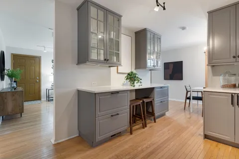 $425,000 | 810 Leamington Avenue, Wilmette, IL 60091
