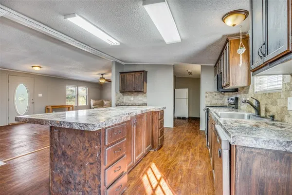 $265,000 | 42 Epsom Drive, Gordonville, TX 76245