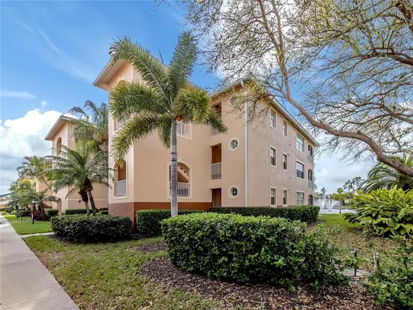 $325,000 | 1731 Auburn Lakes Drive, Unit 24, Venice, FL 34292