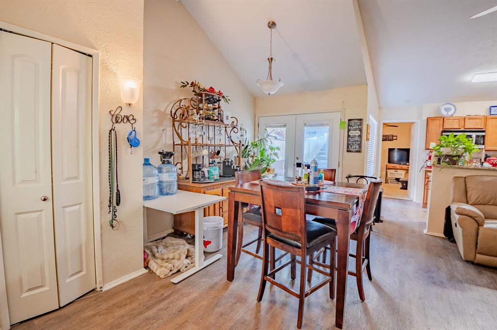7105 Pineberry Road Dallas, TX 75249 - Photo 4 of 33 Gallery Image 4