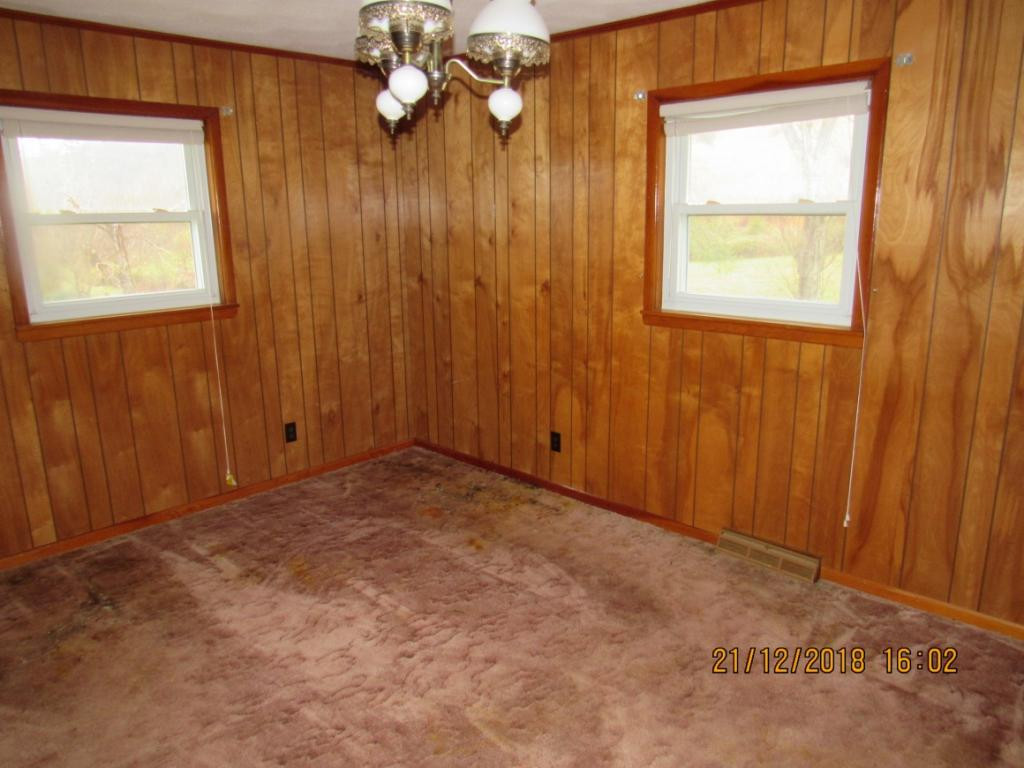 1695 Brown Springs Road Greeneville, TN 37743 - Photo 14 of 21 Master Suite