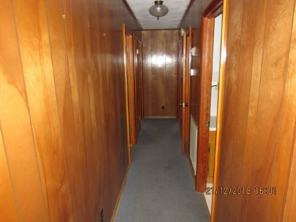 1695 Brown Springs Road Greeneville, TN 37743 - Photo 9 of 21 Hallway